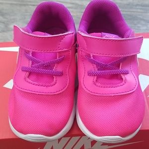 Nike Tanjun, toddler girls running shoes